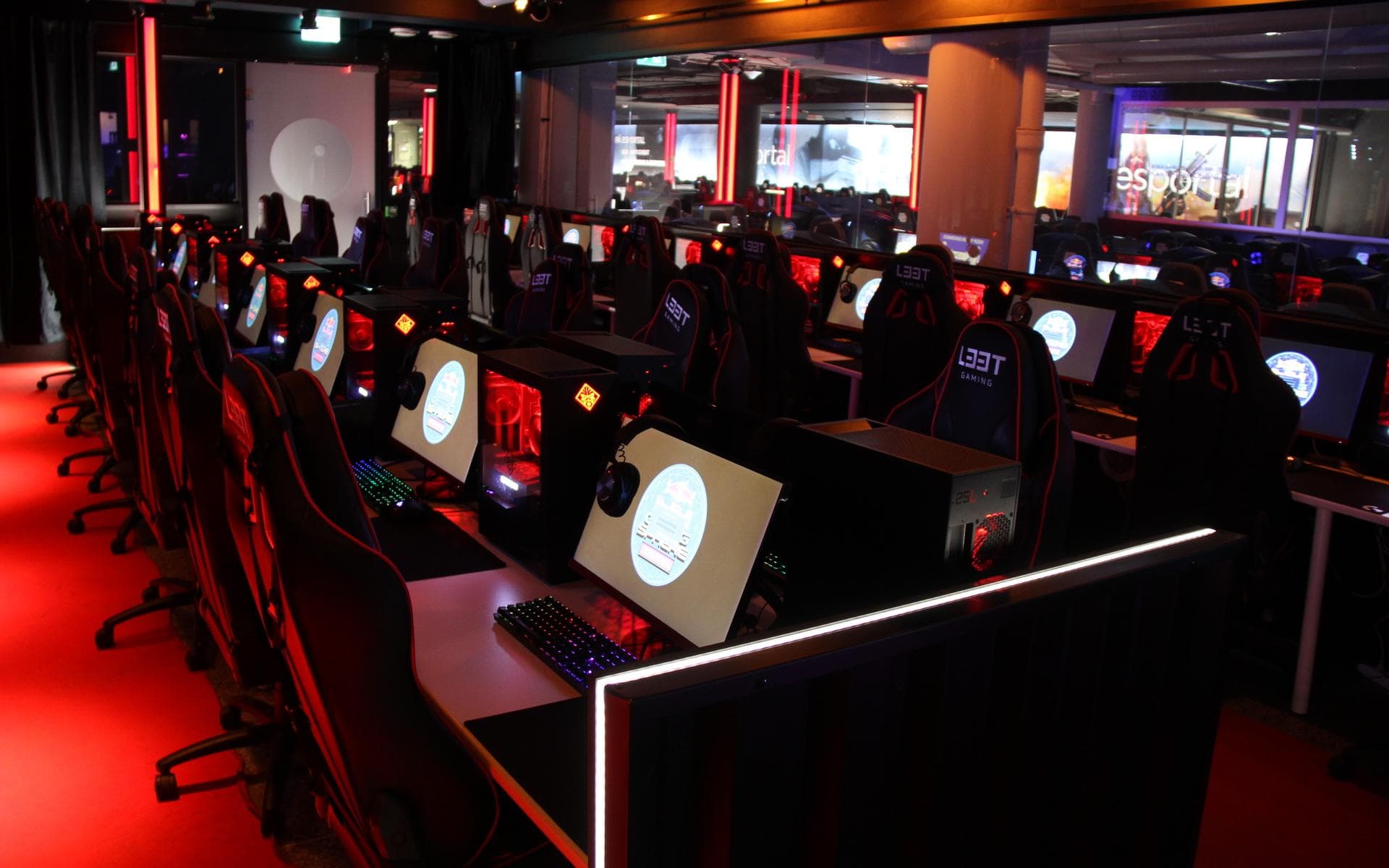 SideQuest Cafe gaming lounge